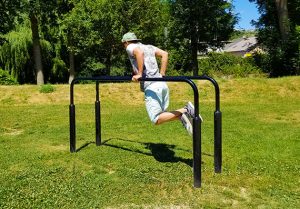 Mises en situation d’équipements de Street-Workout campings