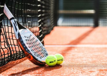 Padel : une rencontre entre le squash et le tennis